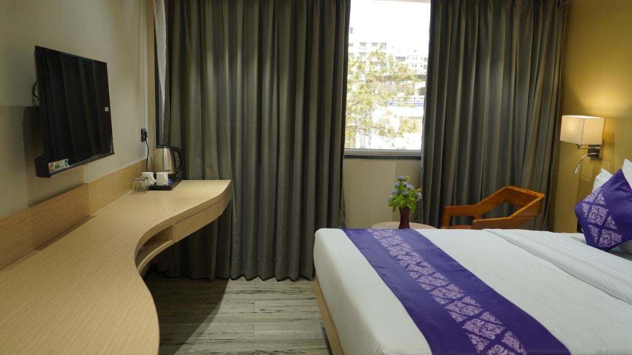 Purple Beds By Vits Dwarkesh, Surat Hotel Salabatpura Ngoại thất bức ảnh