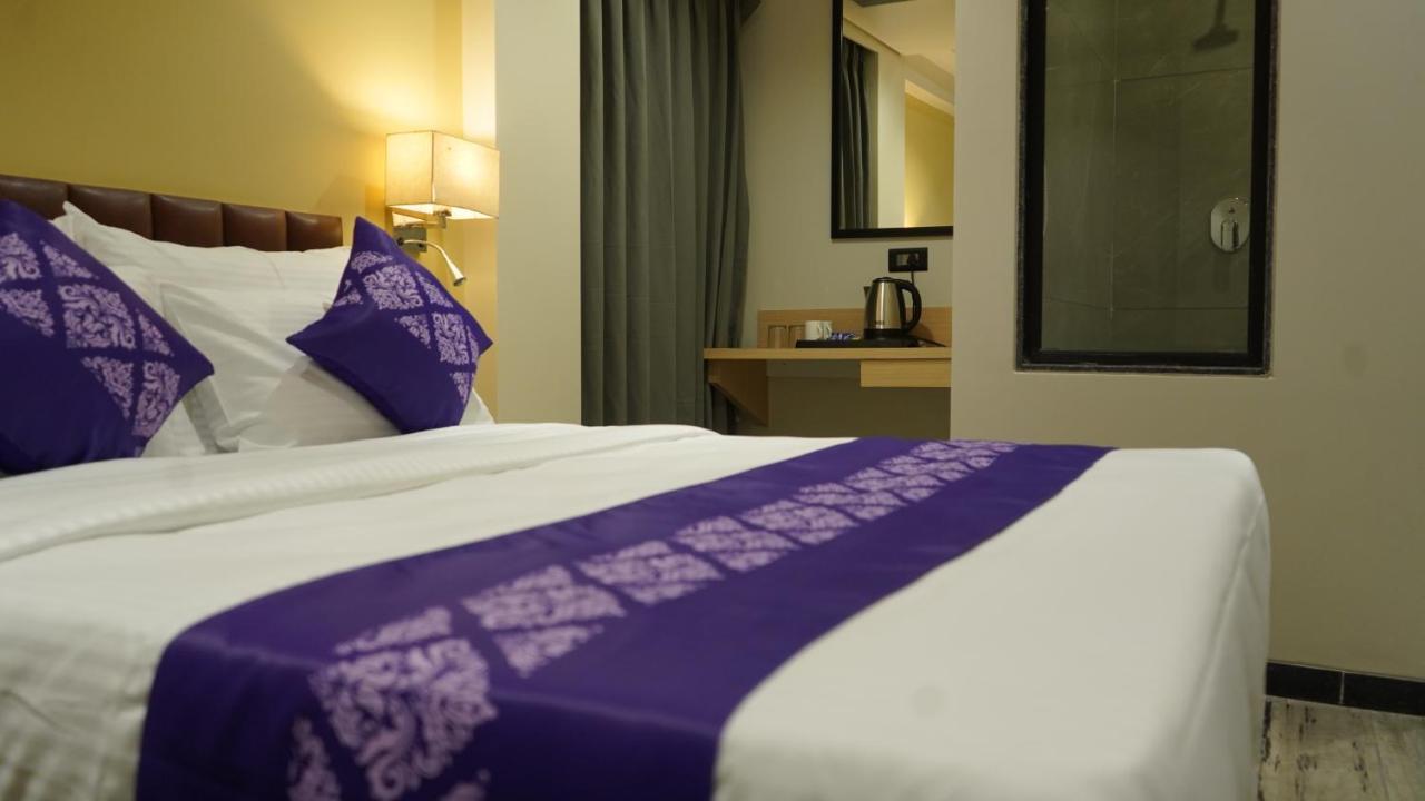 Purple Beds By Vits Dwarkesh, Surat Hotel Salabatpura Ngoại thất bức ảnh