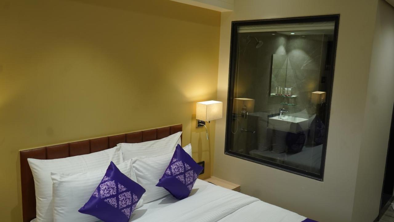 Purple Beds By Vits Dwarkesh, Surat Hotel Salabatpura Ngoại thất bức ảnh
