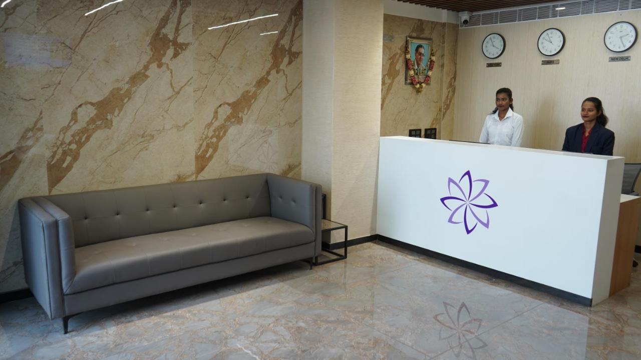 Purple Beds By Vits Dwarkesh, Surat Hotel Salabatpura Ngoại thất bức ảnh