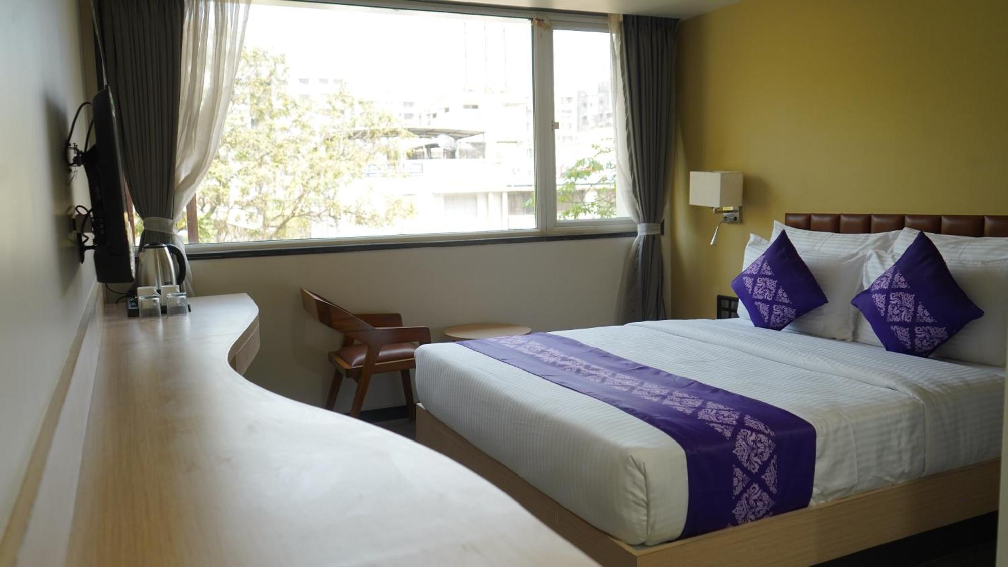 Purple Beds By Vits Dwarkesh, Surat Hotel Salabatpura Ngoại thất bức ảnh