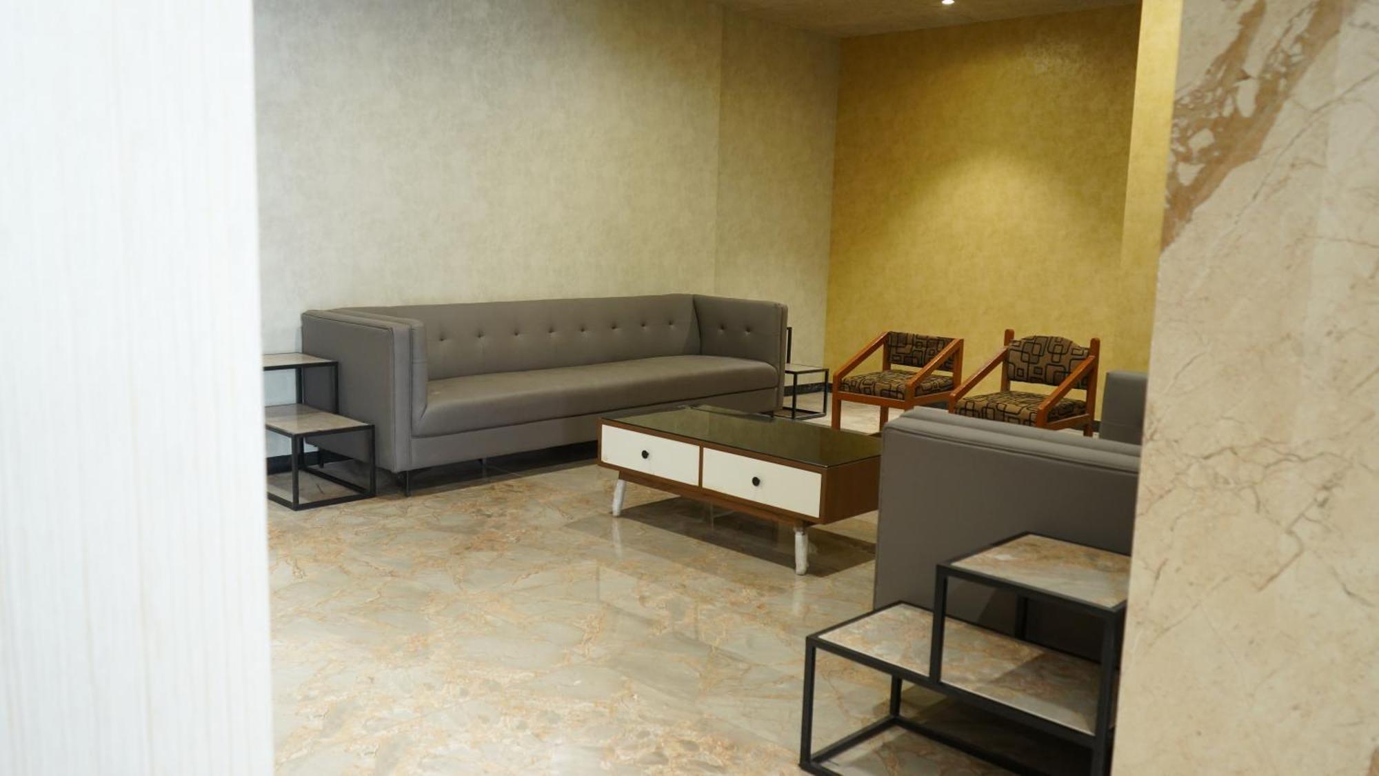 Purple Beds By Vits Dwarkesh, Surat Hotel Salabatpura Ngoại thất bức ảnh